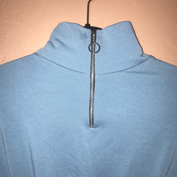 Zip front crop sweater - Picture 7 of 8